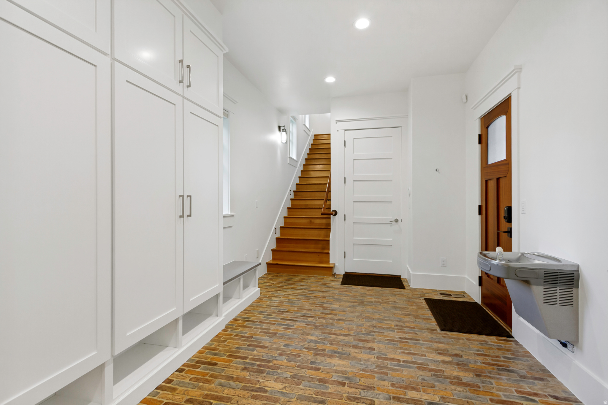 THE GABLES AT GRANDVIEW - Residential