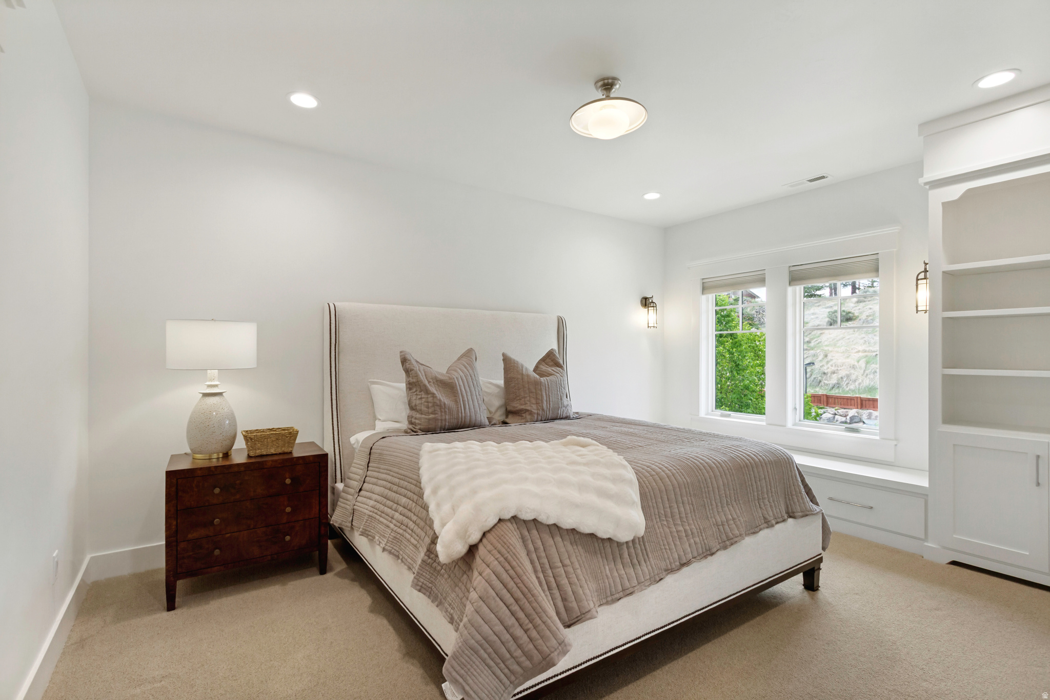 THE GABLES AT GRANDVIEW - Residential
