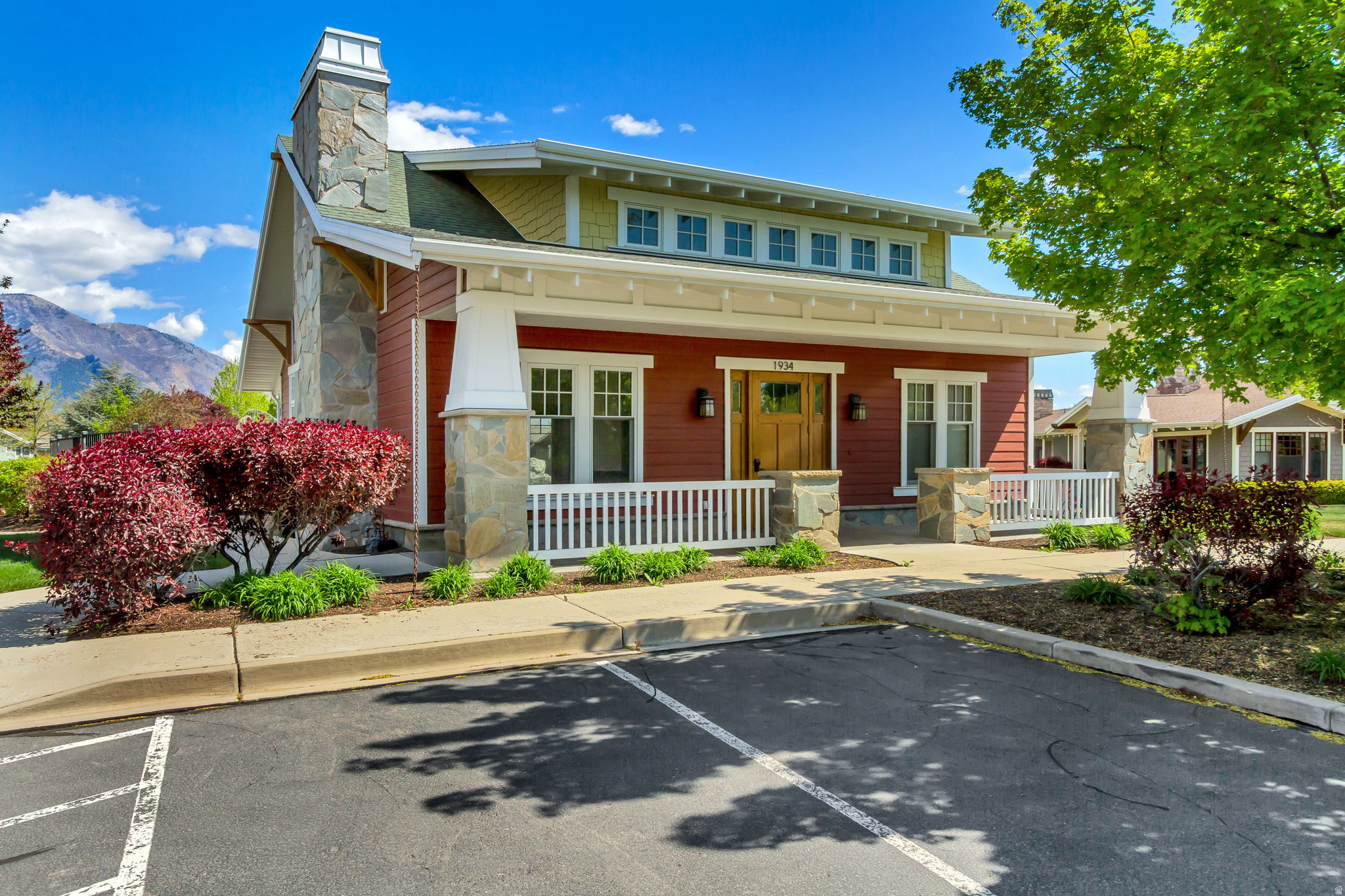 THE GABLES AT GRANDVIEW - Residential