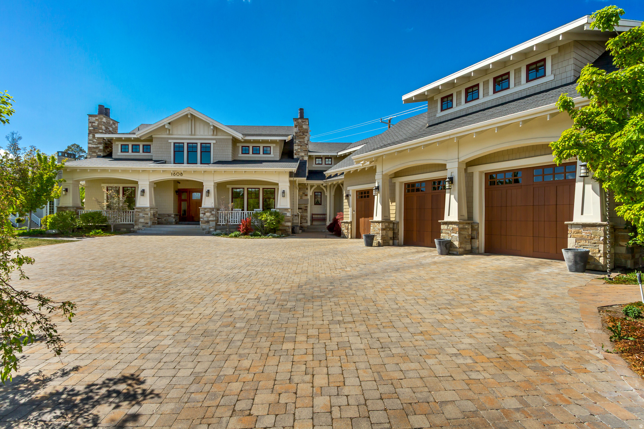 THE GABLES AT GRANDVIEW - Residential