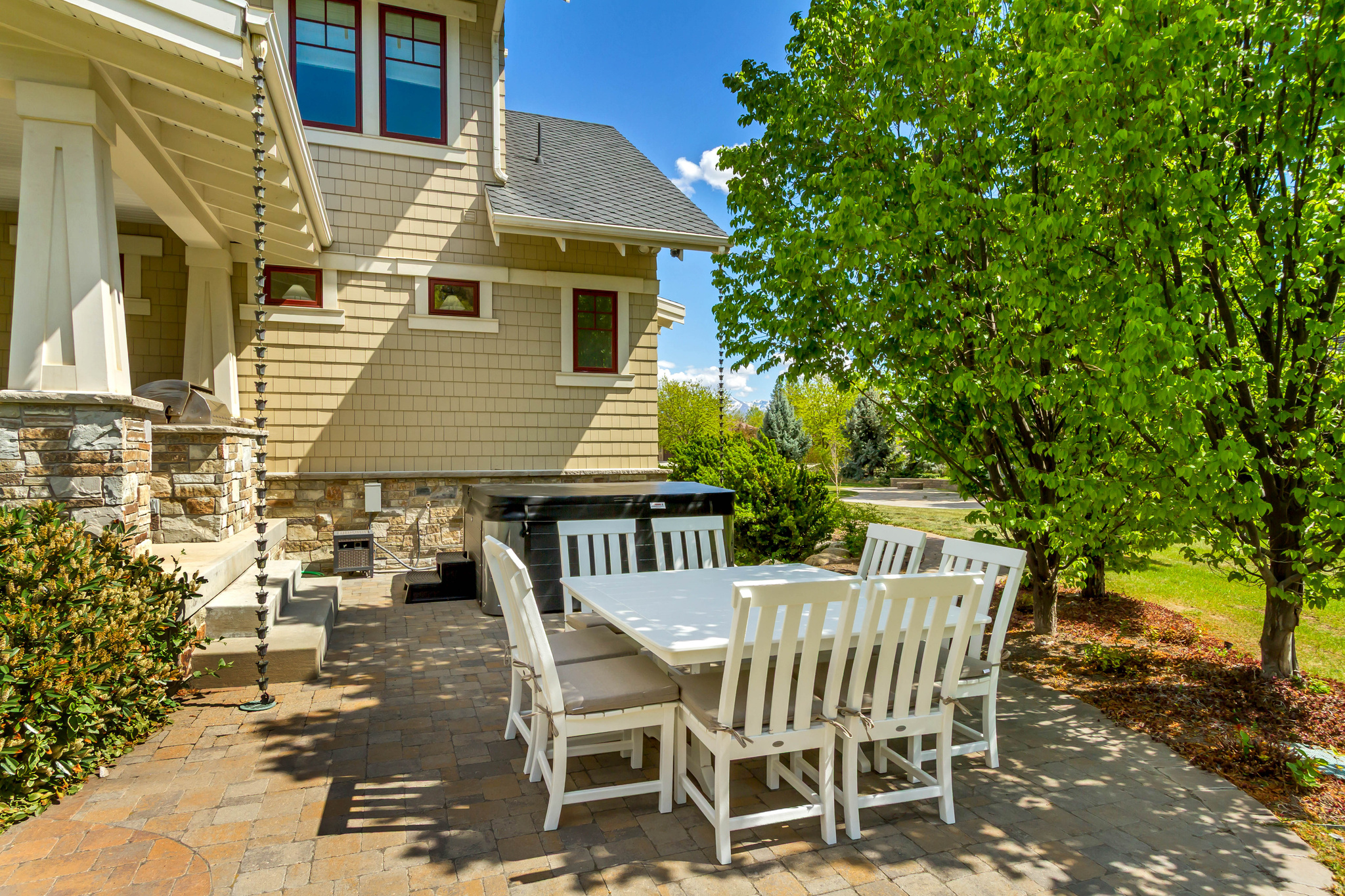 THE GABLES AT GRANDVIEW - Residential