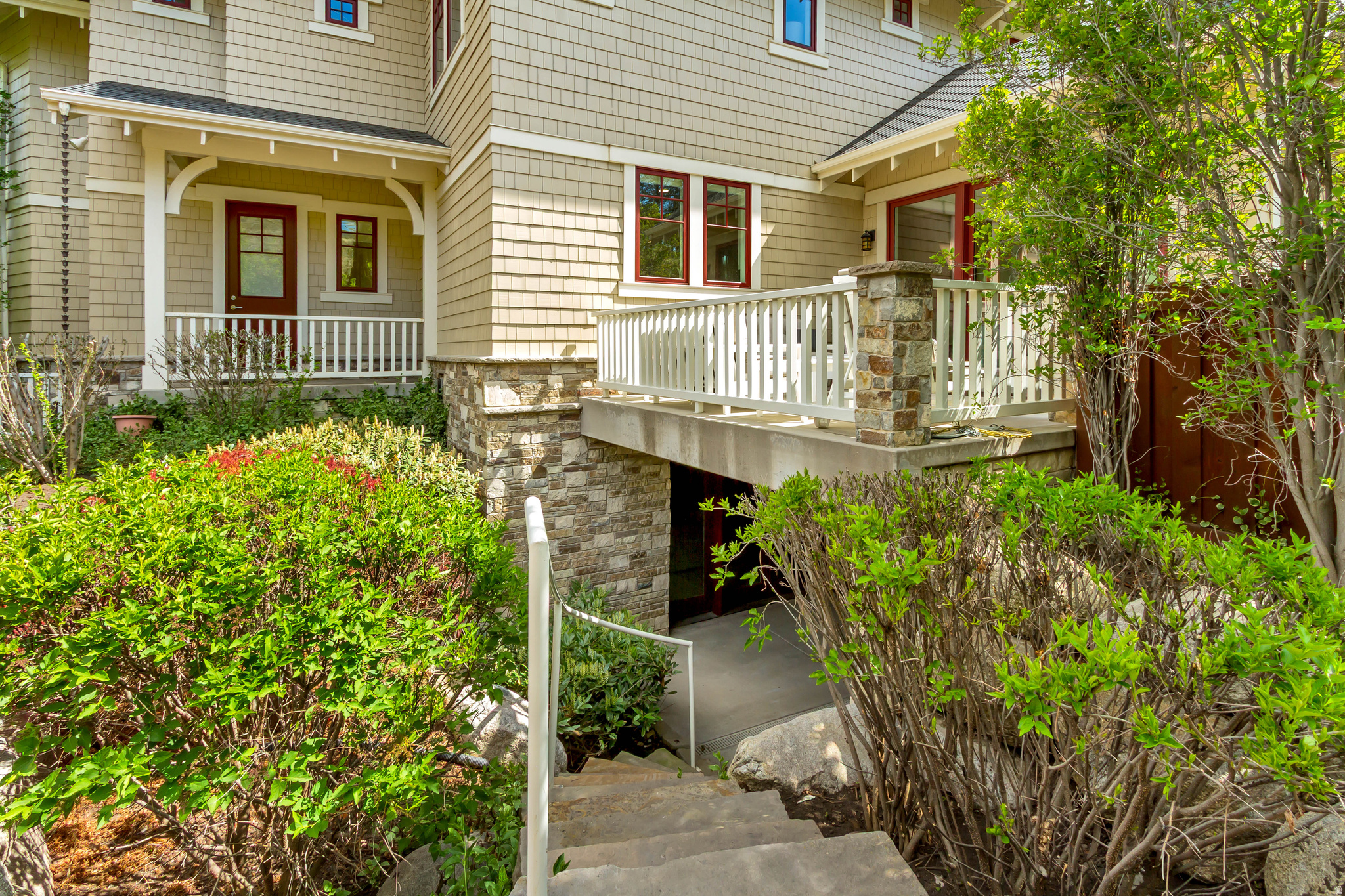 THE GABLES AT GRANDVIEW - Residential