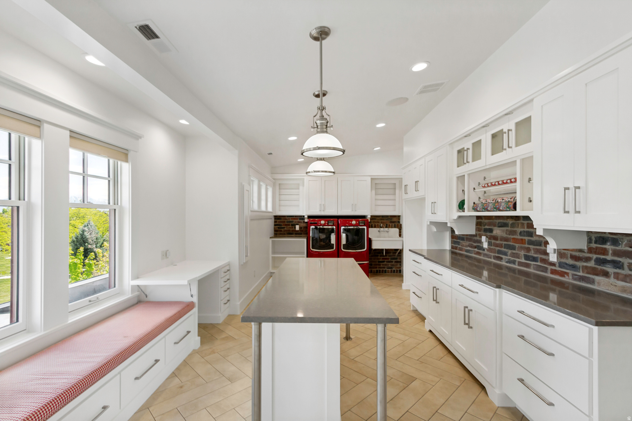 THE GABLES AT GRANDVIEW - Residential