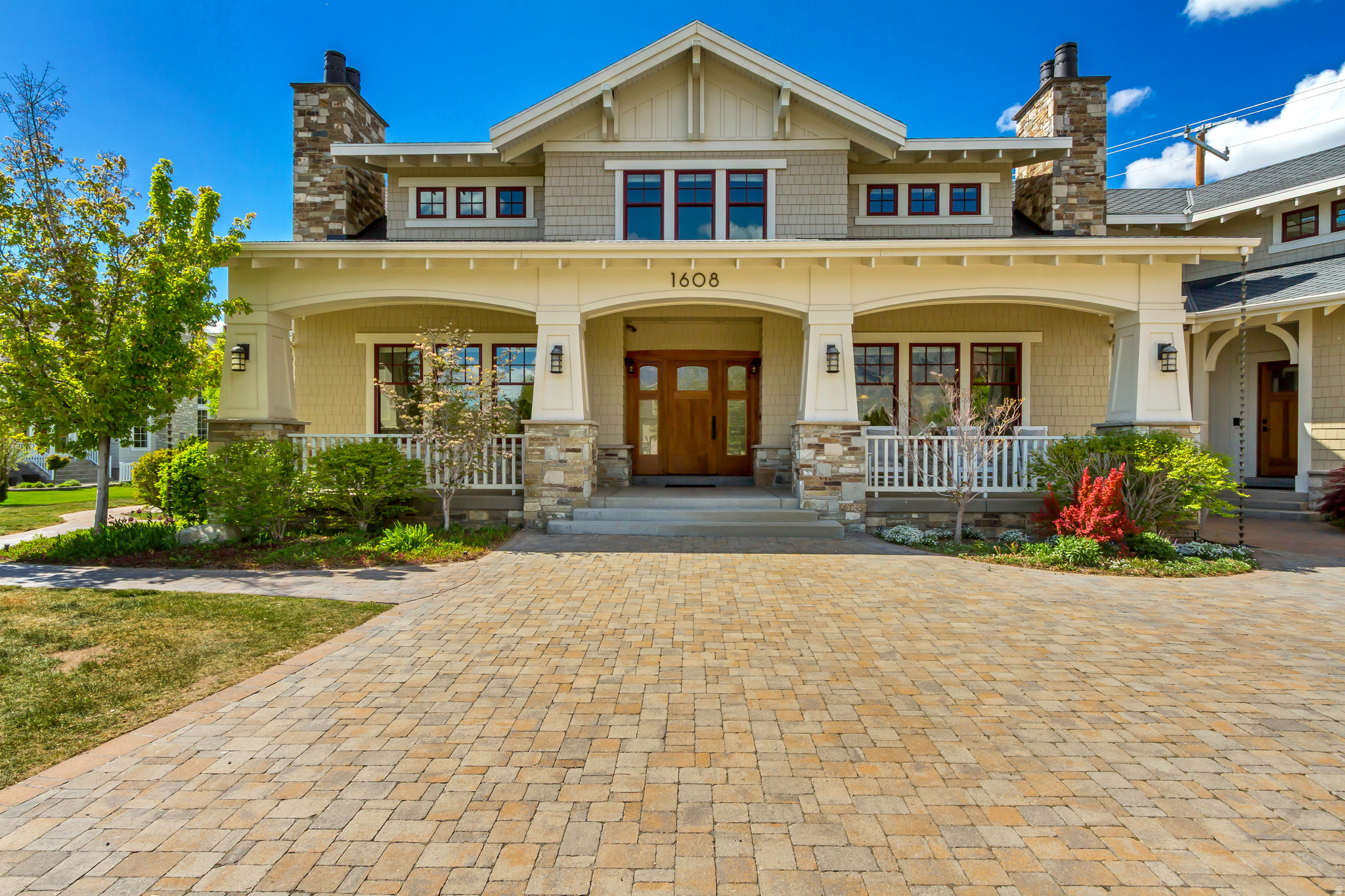 THE GABLES AT GRANDVIEW - Residential