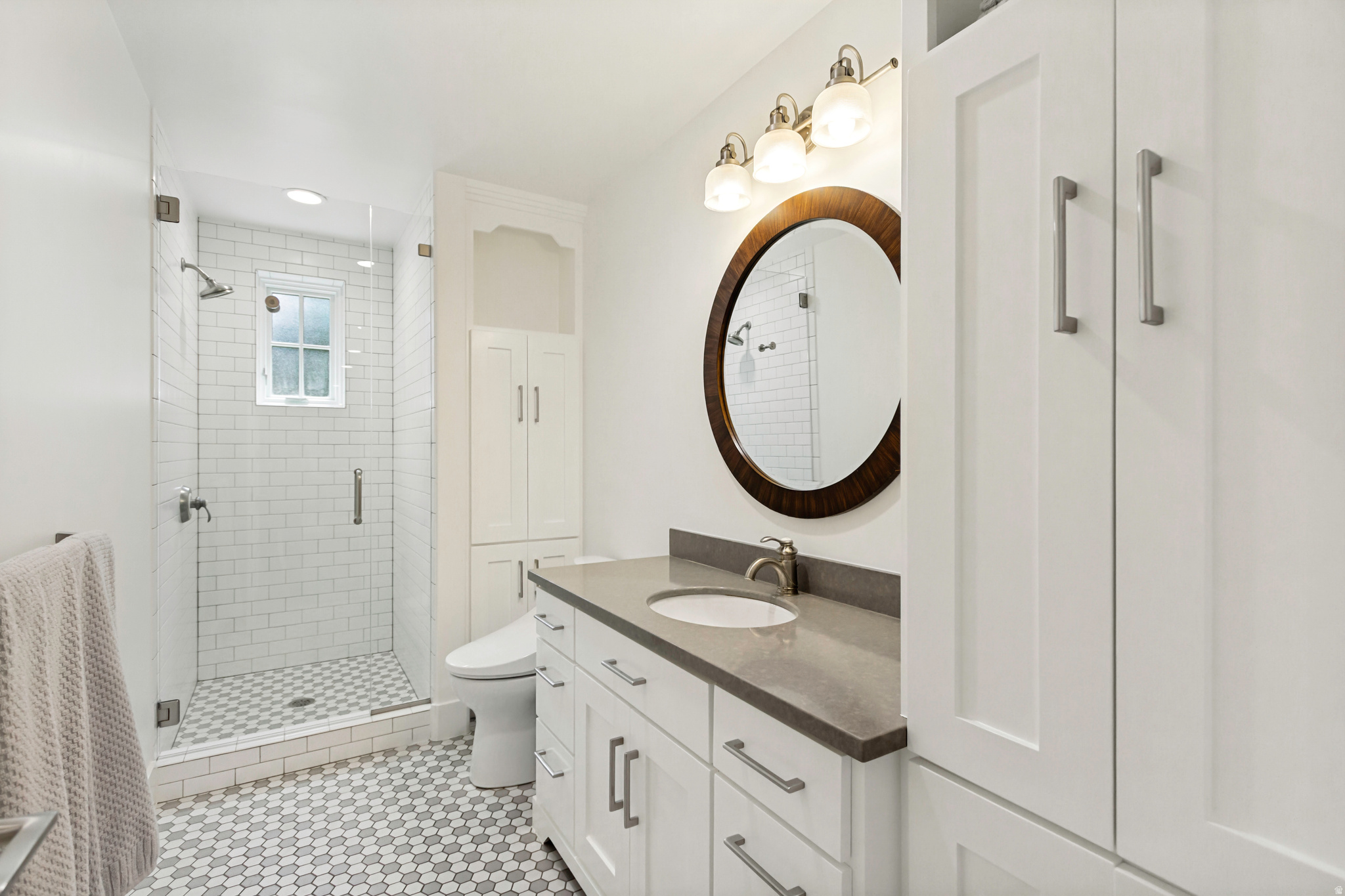 THE GABLES AT GRANDVIEW - Residential