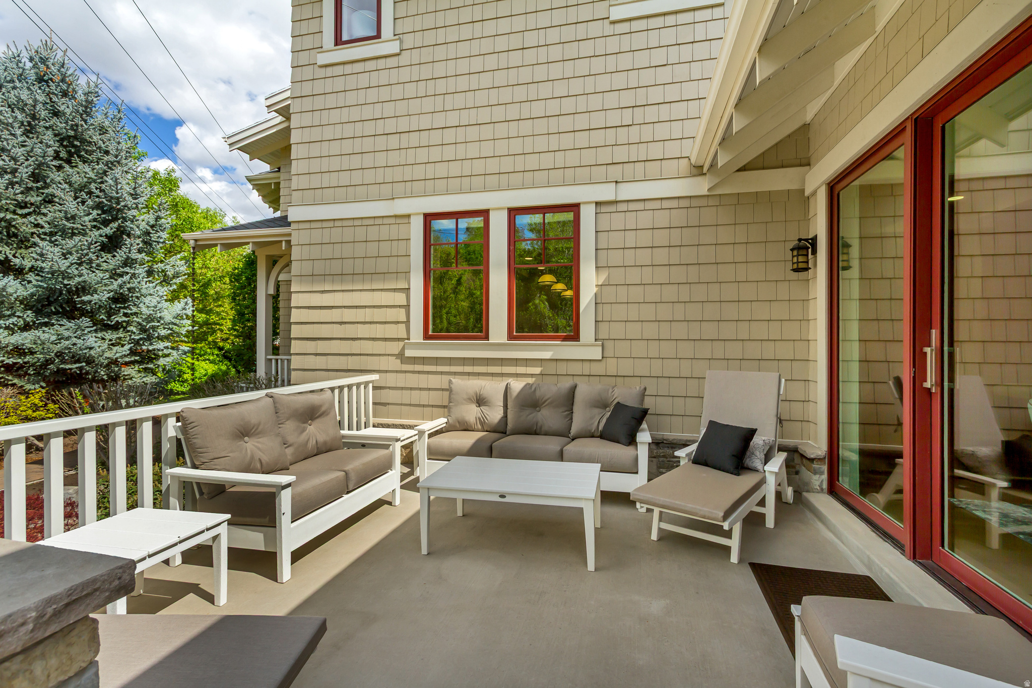THE GABLES AT GRANDVIEW - Residential
