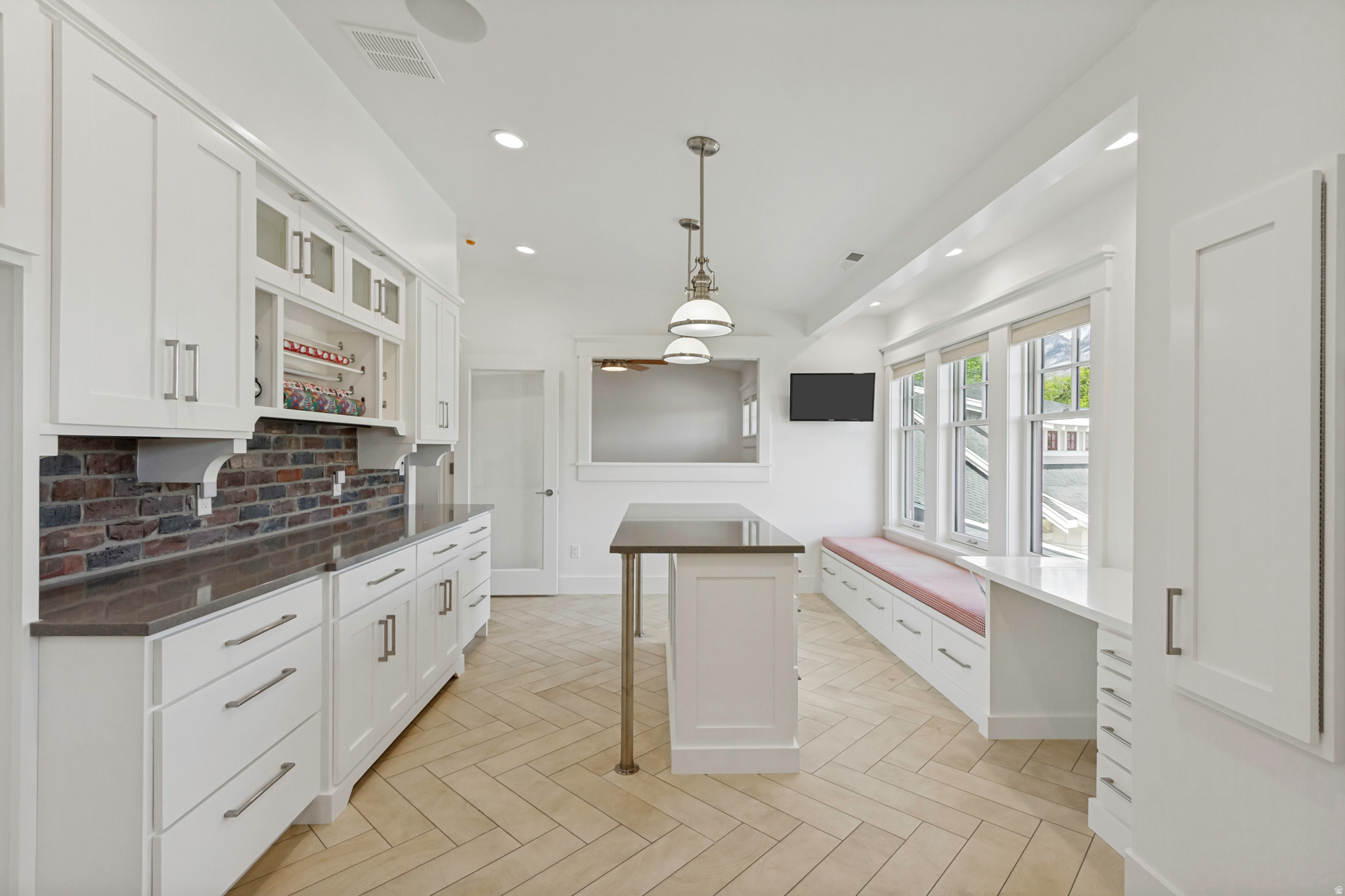THE GABLES AT GRANDVIEW - Residential