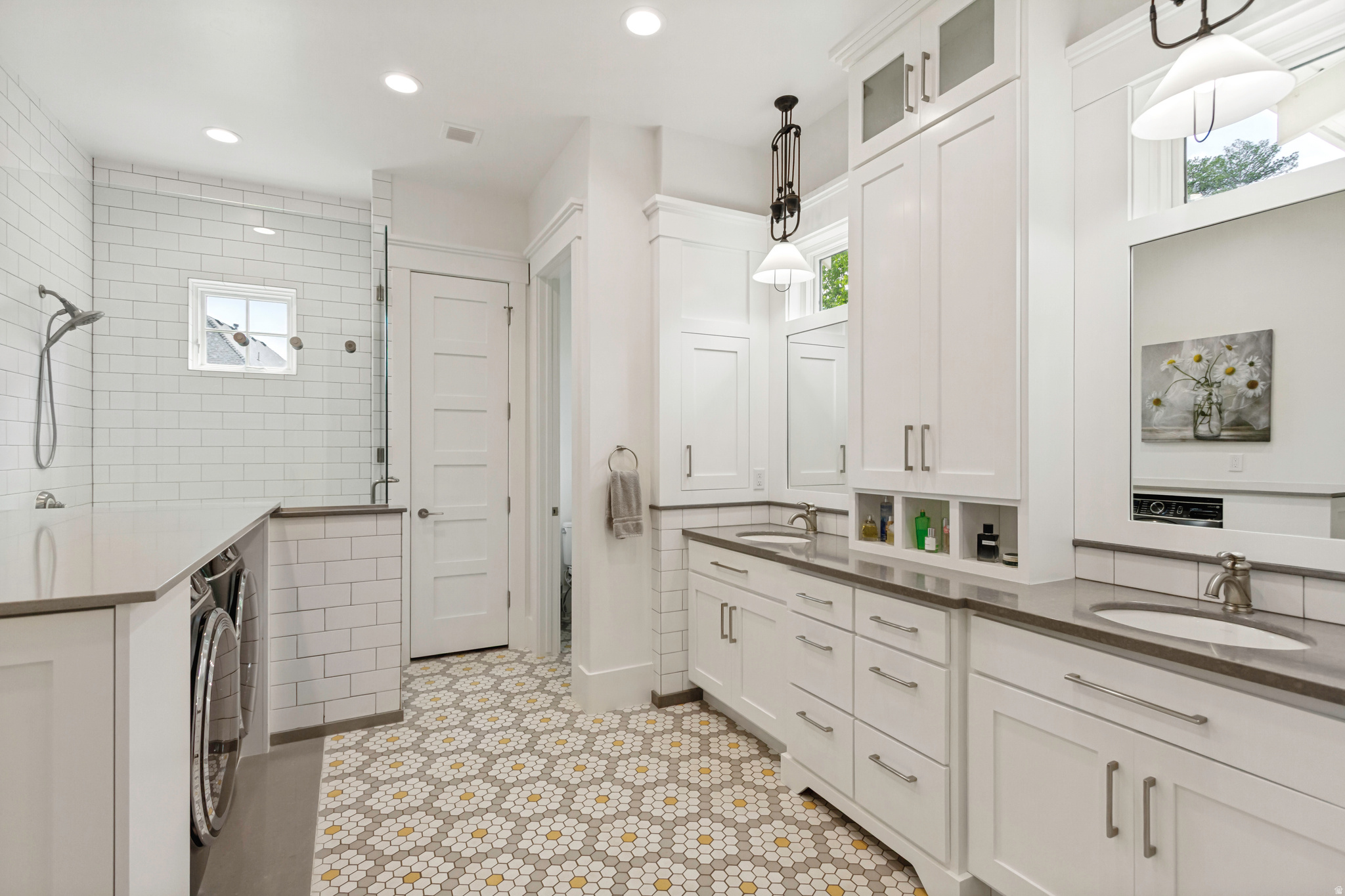 THE GABLES AT GRANDVIEW - Residential