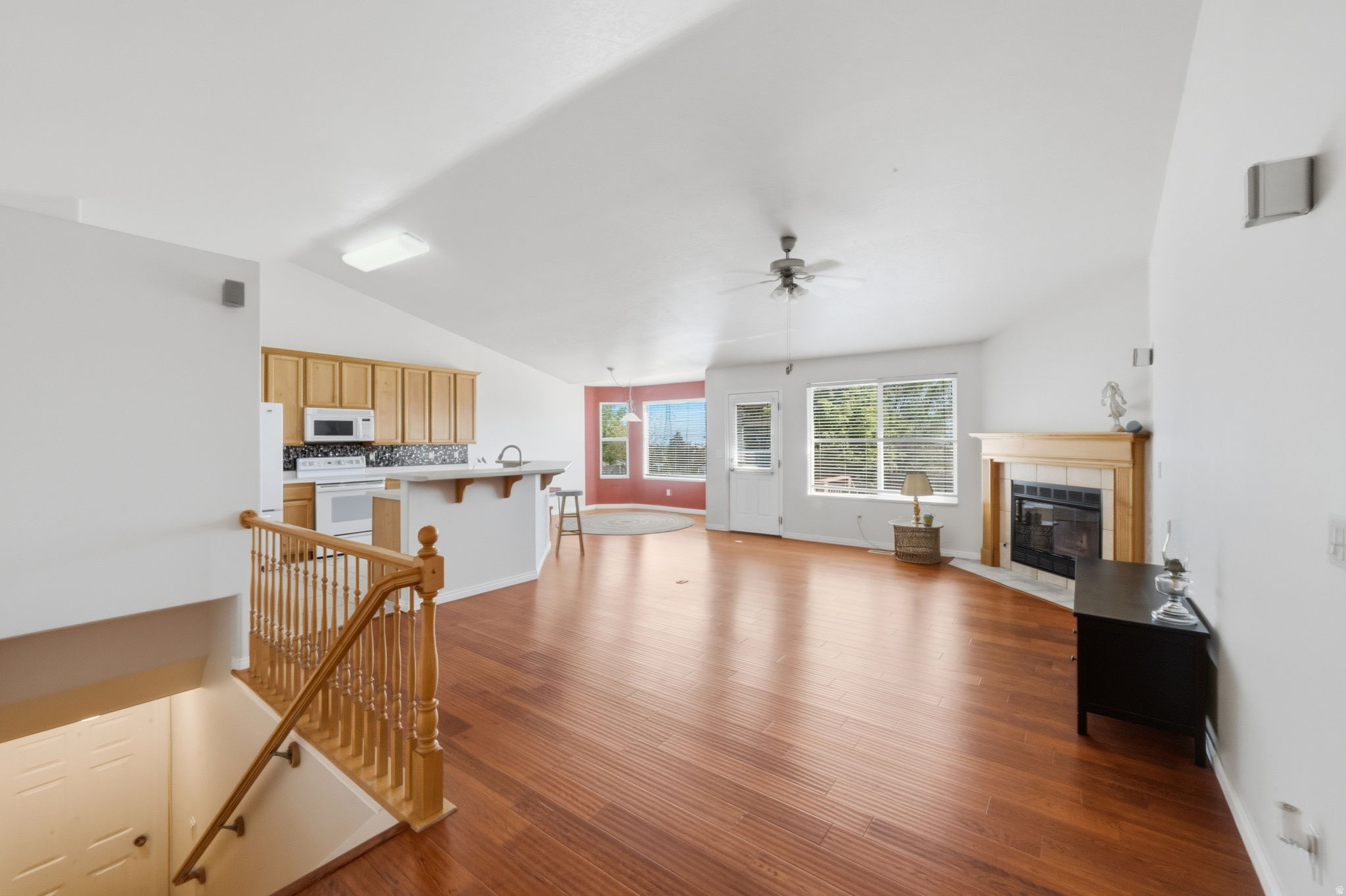 DIAMOND SUMMIT - Residential