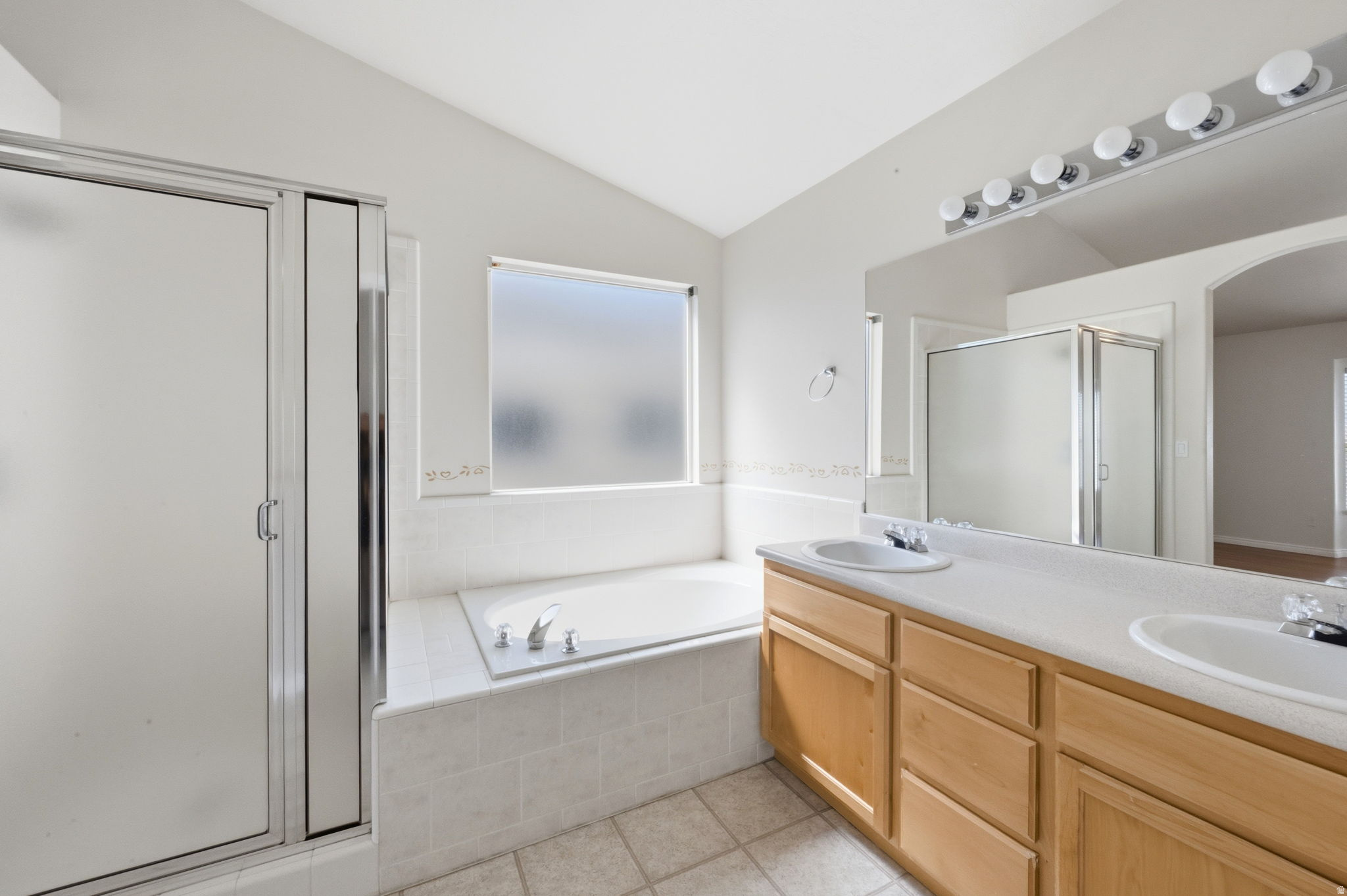 DIAMOND SUMMIT - Residential