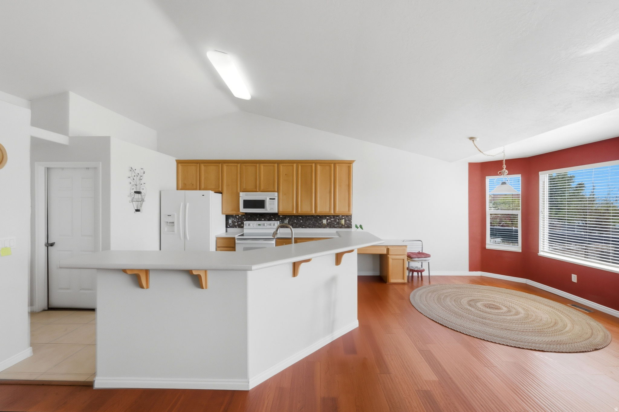 DIAMOND SUMMIT - Residential