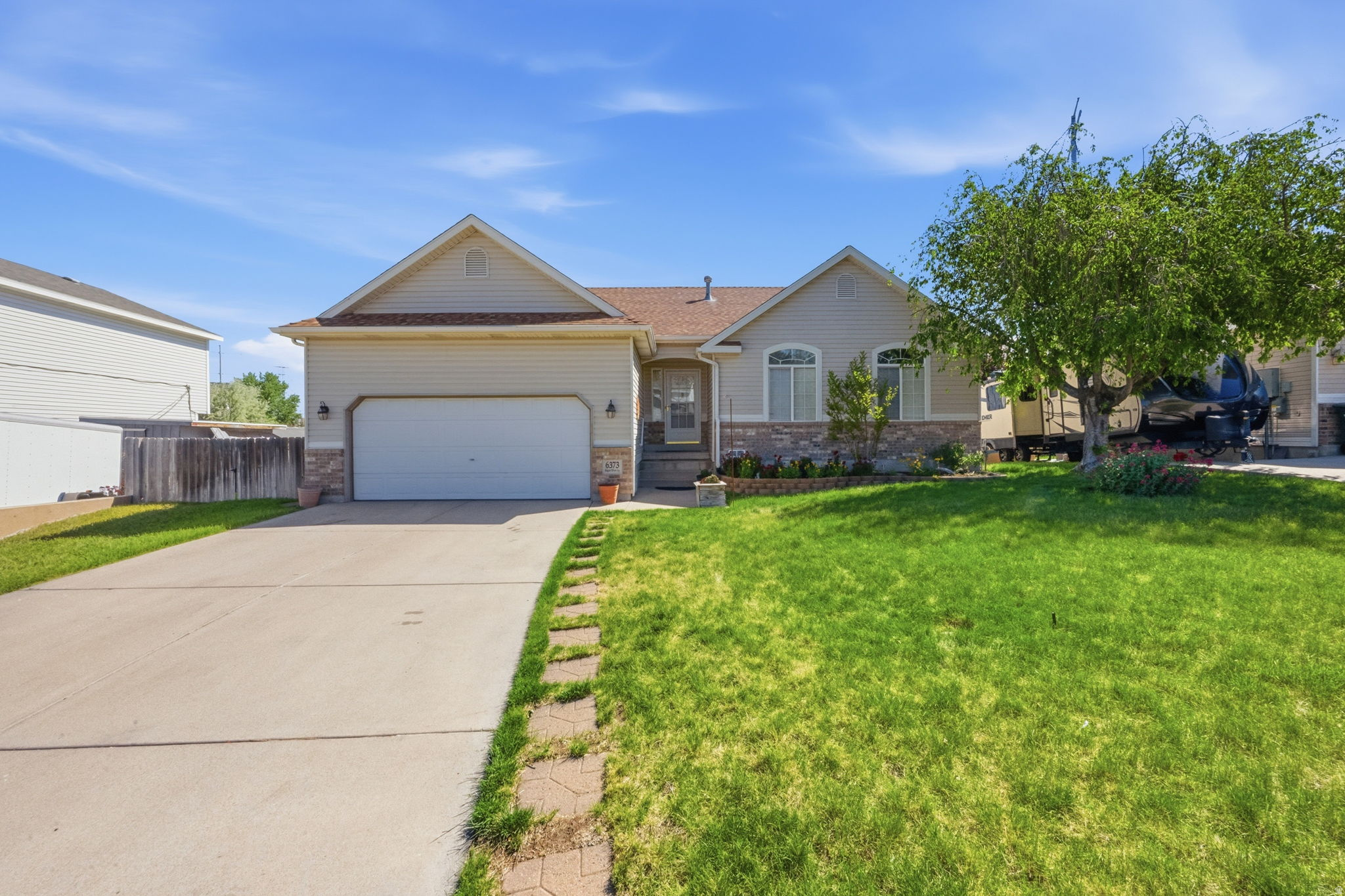 DIAMOND SUMMIT - Residential