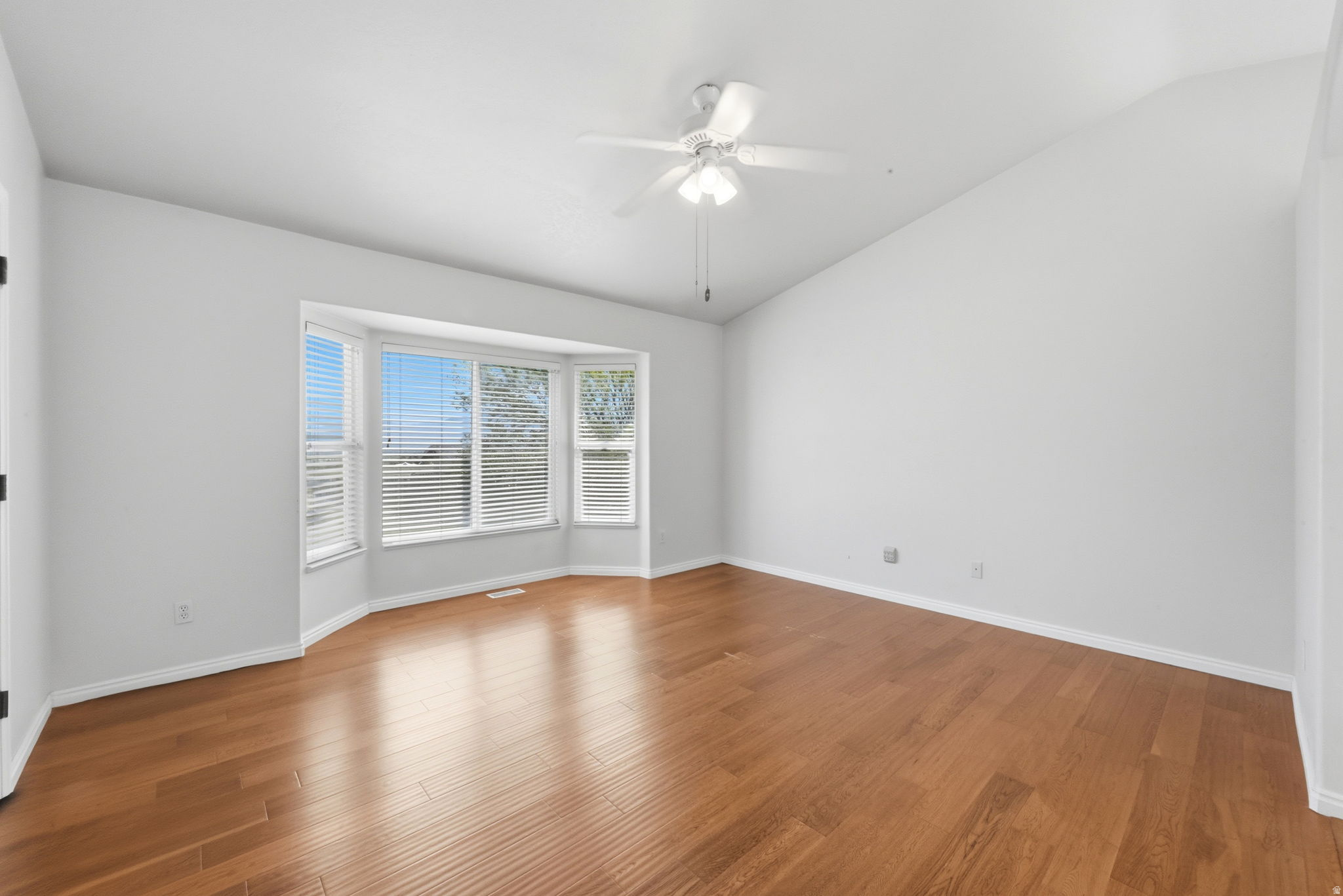 DIAMOND SUMMIT - Residential