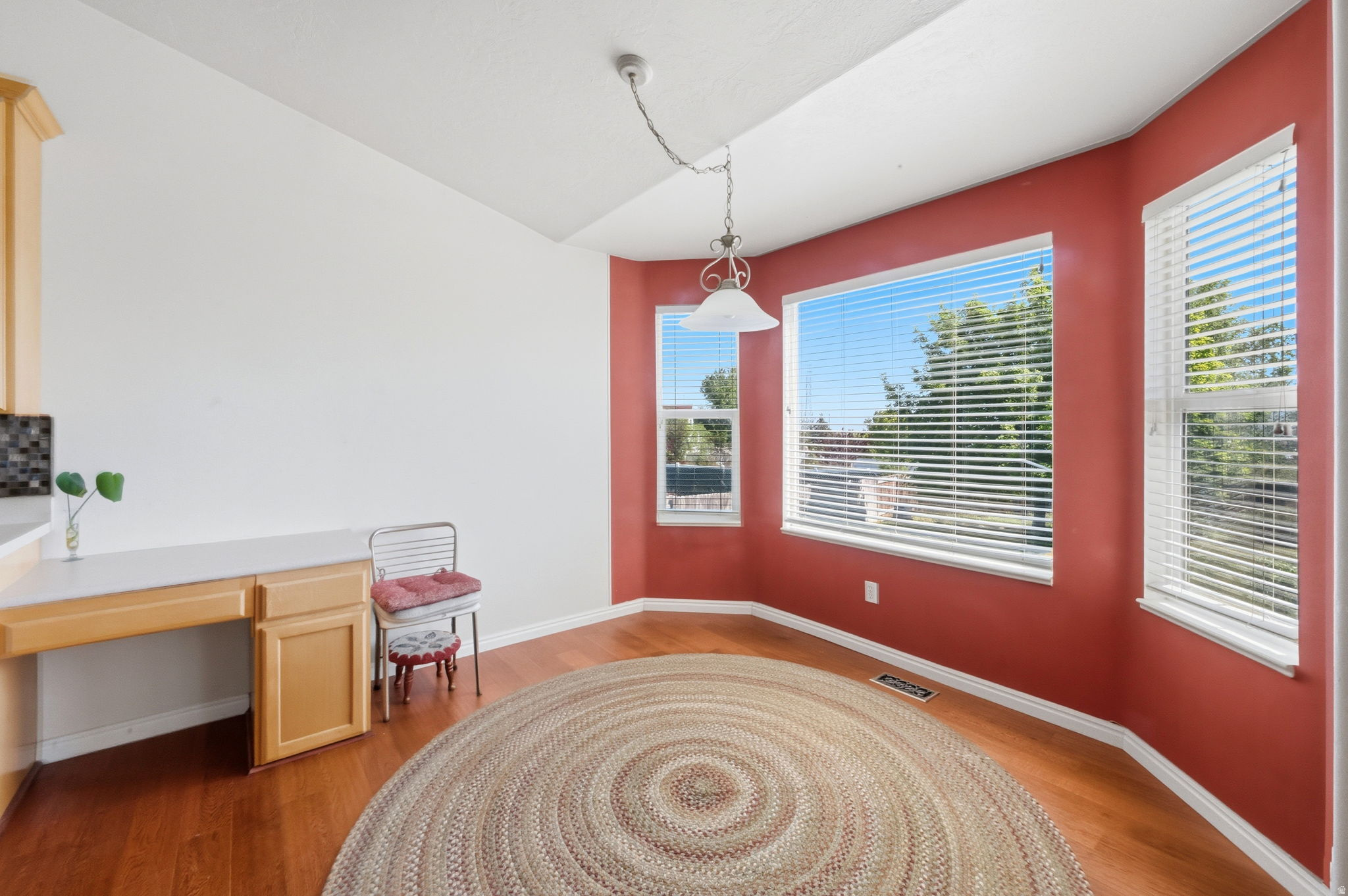 DIAMOND SUMMIT - Residential
