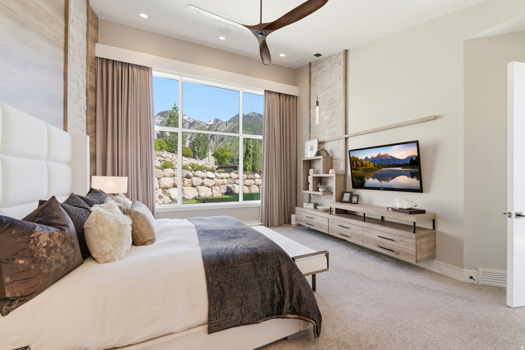 GRANITE OAKS - Residential