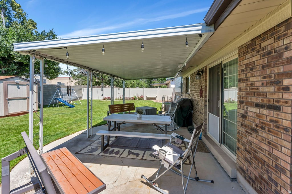 ROYAL OAKS - Residential
