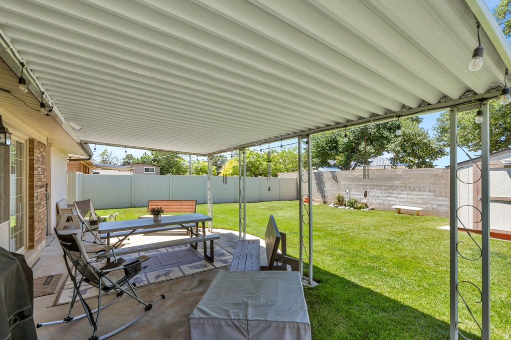 ROYAL OAKS - Residential