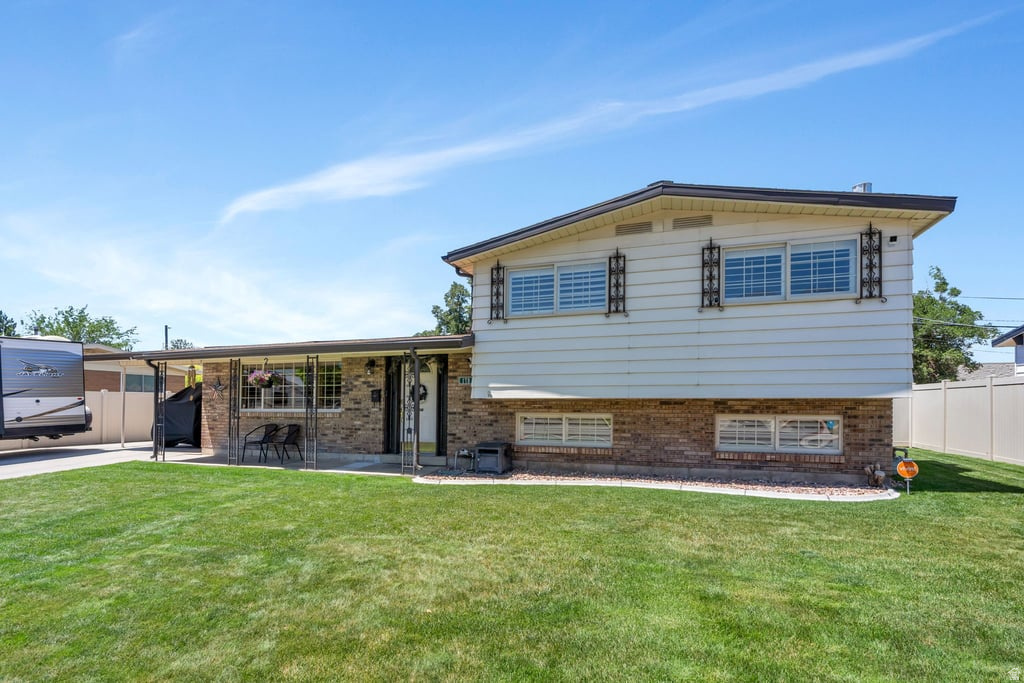 ROYAL OAKS - Residential