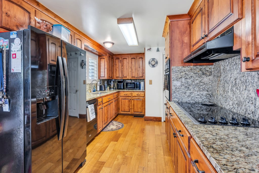 ROYAL OAKS - Residential