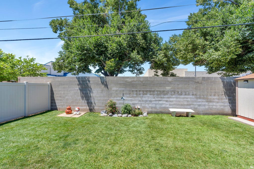ROYAL OAKS - Residential