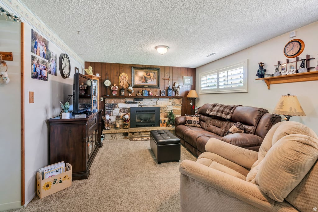 ROYAL OAKS - Residential