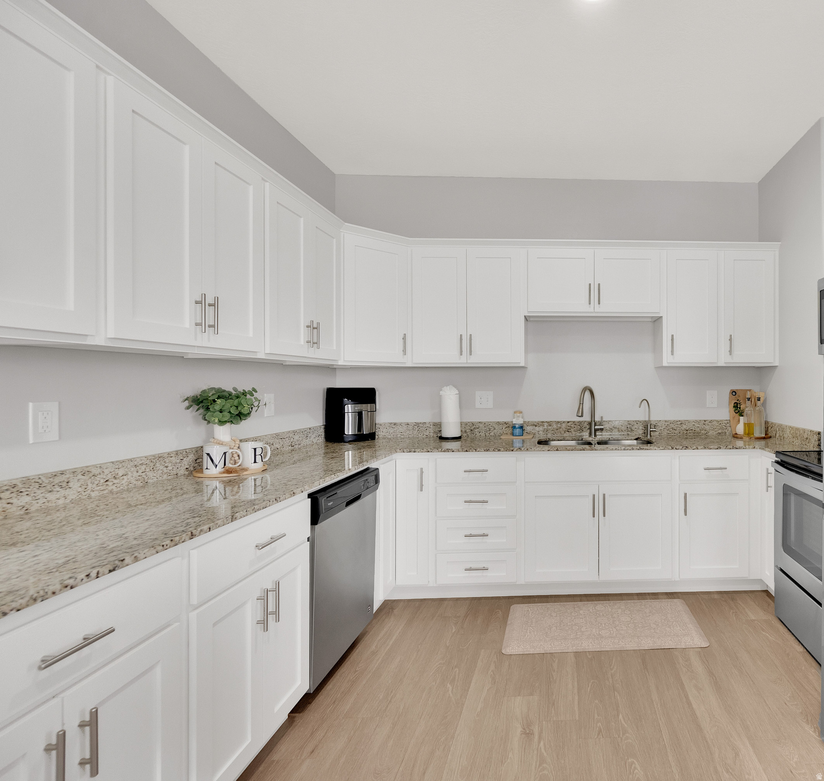 EAGLE POINT - Residential