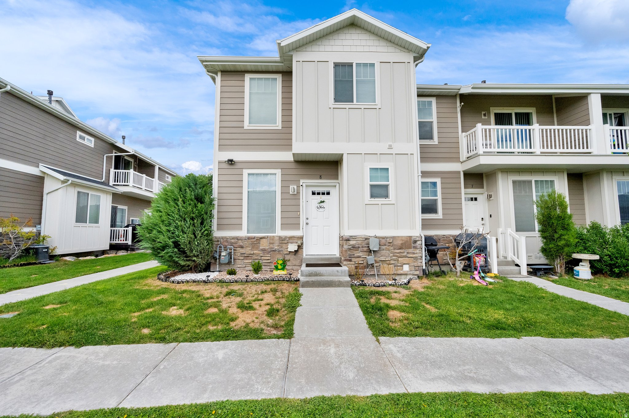 Beautiful 2-bedroom townhome in Eagle Mountain's sought-after Eagle Point community! Featuring a fully finished basement, open floor plan, spacious living areas, abundant natural light, and low-maintenance living. Enjoy a bright kitchen, generous bedrooms, and ample storage. Conveniently located near schools, parks, shopping, and outdoor recreation, with easy access to major commuter routes. HOA-maintained community offers low-maintenance living so you can spend more time enjoying everything Eagle Mountain has to offer.  Don't miss your chance to make this move-in-ready property your own!  Conveniently located near schools, parks, shopping, and outdoor recreation. Move-in ready and packed with value!