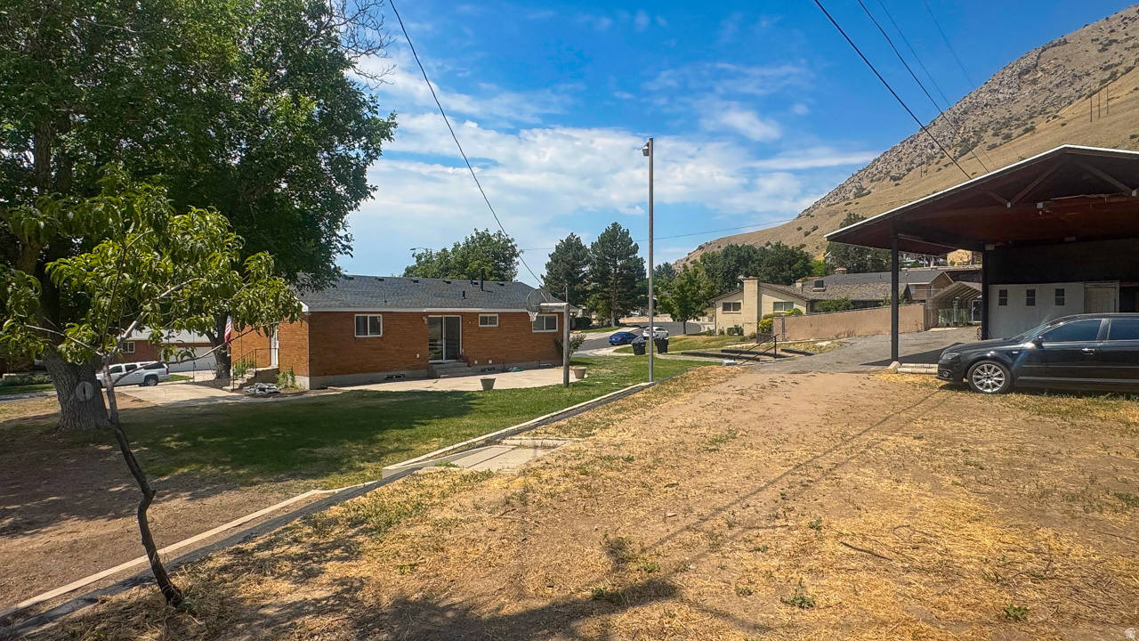 HALL HEIGHTS - Residential