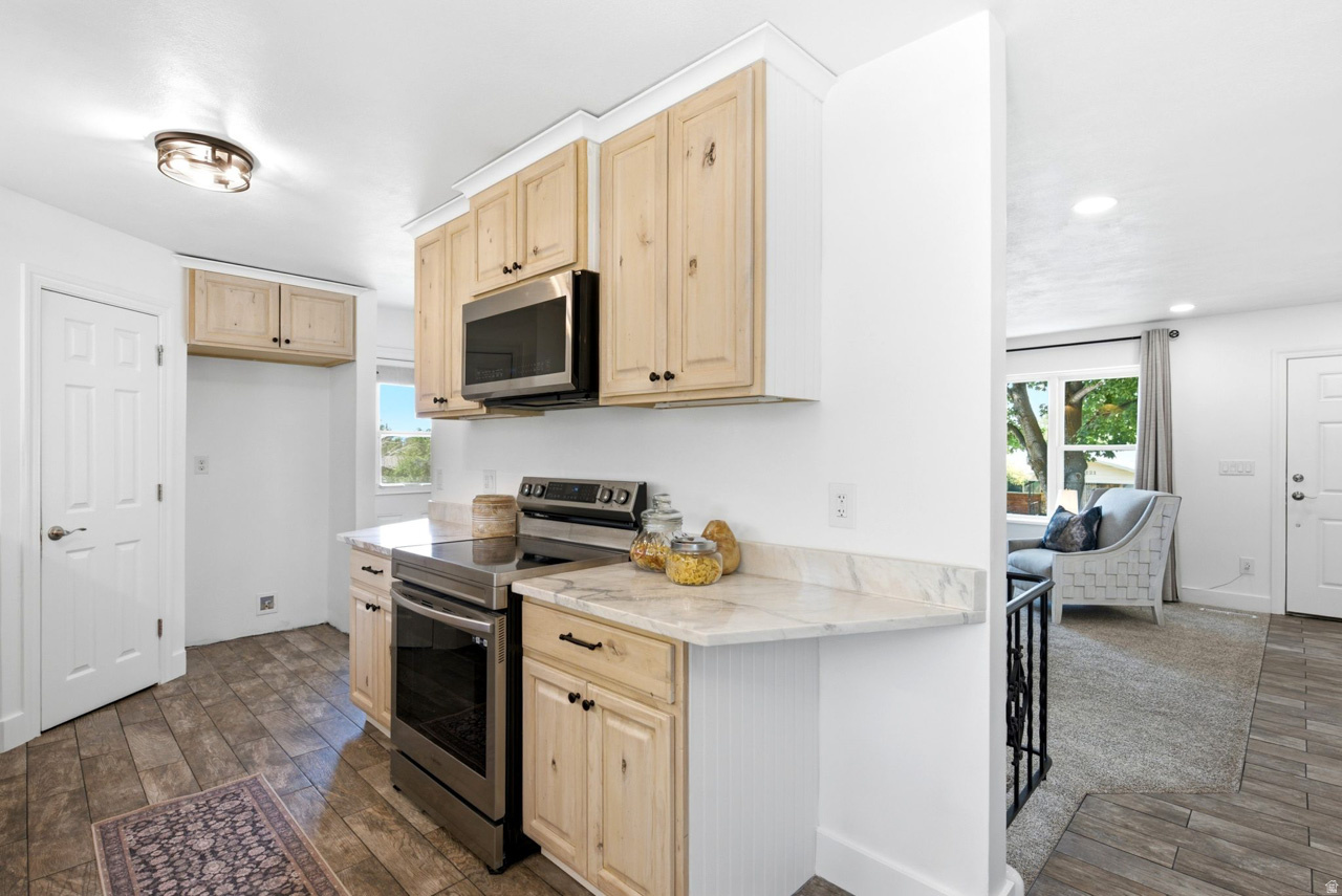 HALL HEIGHTS - Residential