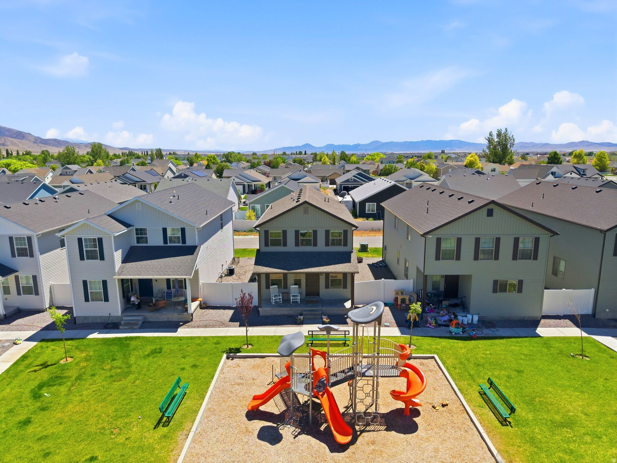 COLONIAL PARK - Residential