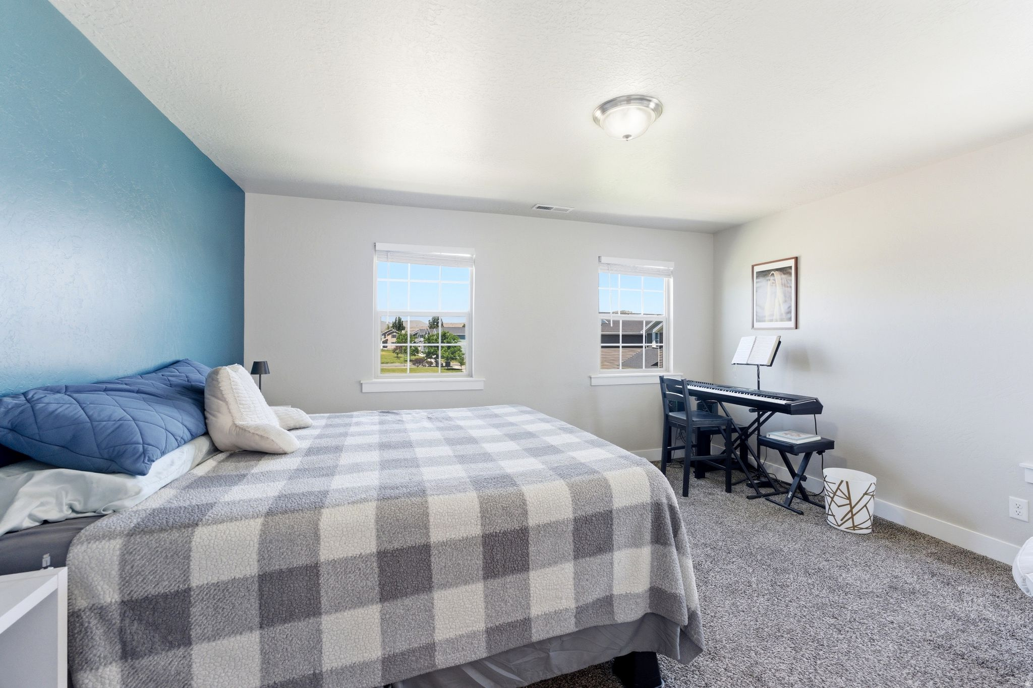 COLONIAL PARK - Residential