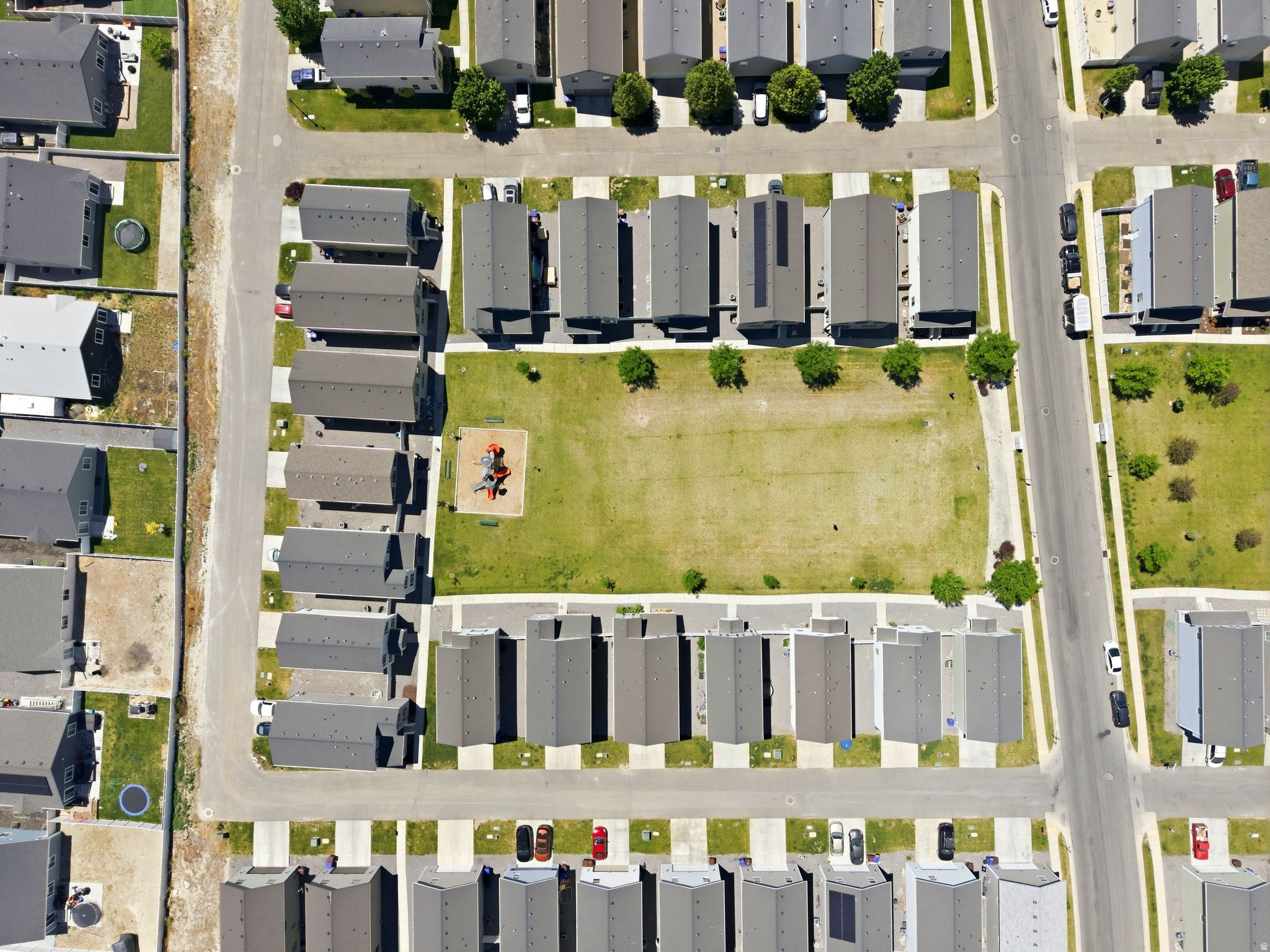 COLONIAL PARK - Residential