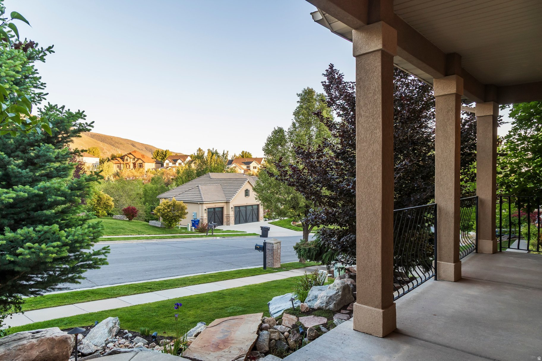 HIDDEN SPRINGS - Residential
