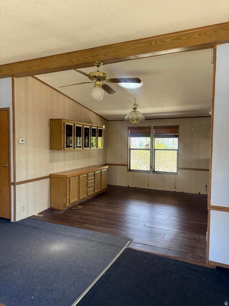 RAINBOW RIDGE MOBILE HOME PARK - Residential