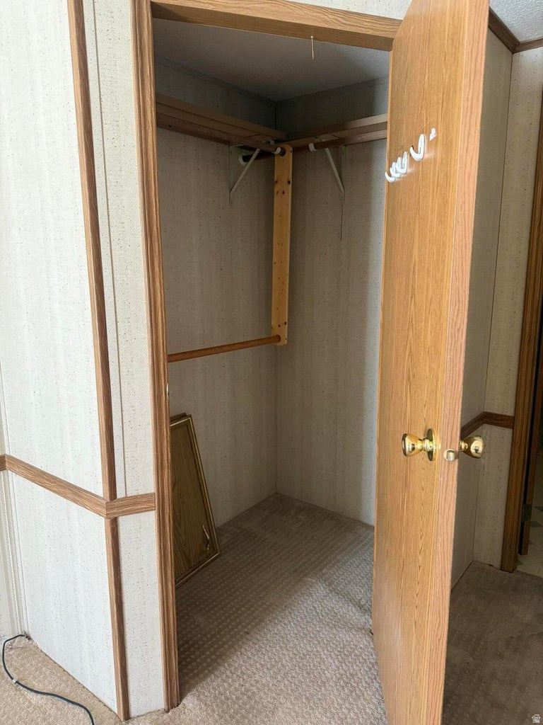 RAINBOW RIDGE MOBILE HOME PARK - Residential