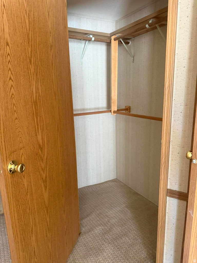 RAINBOW RIDGE MOBILE HOME PARK - Residential