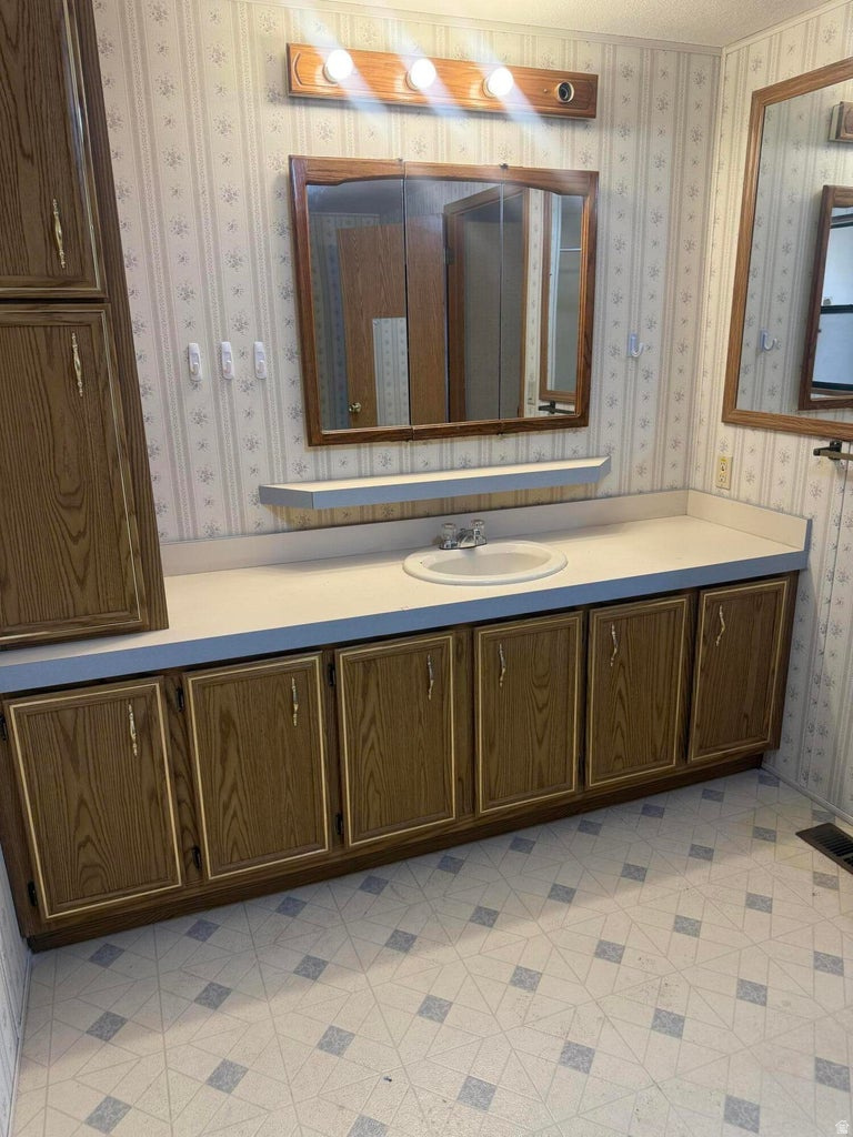 RAINBOW RIDGE MOBILE HOME PARK - Residential