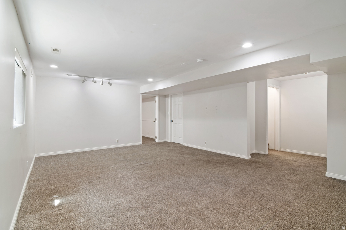 TAYLOR ESTATES - Residential