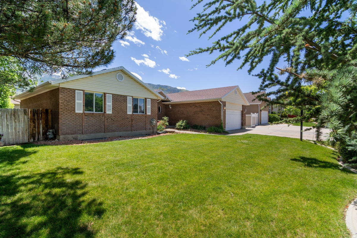 TAYLOR ESTATES - Residential