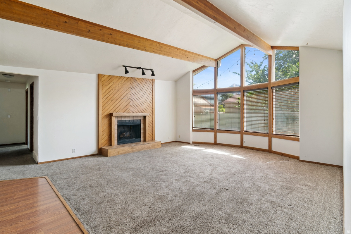 TAYLOR ESTATES - Residential