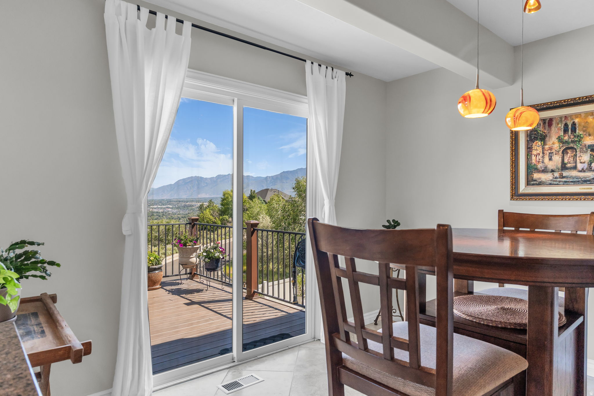 CASTLEHILL TOWNHOMES PH 2 - Residential