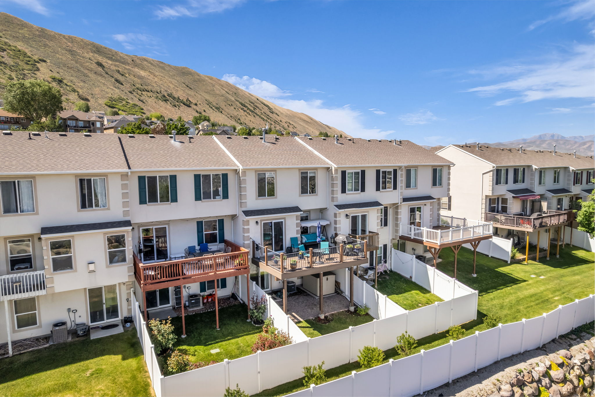CASTLEHILL TOWNHOMES PH 2 - Residential
