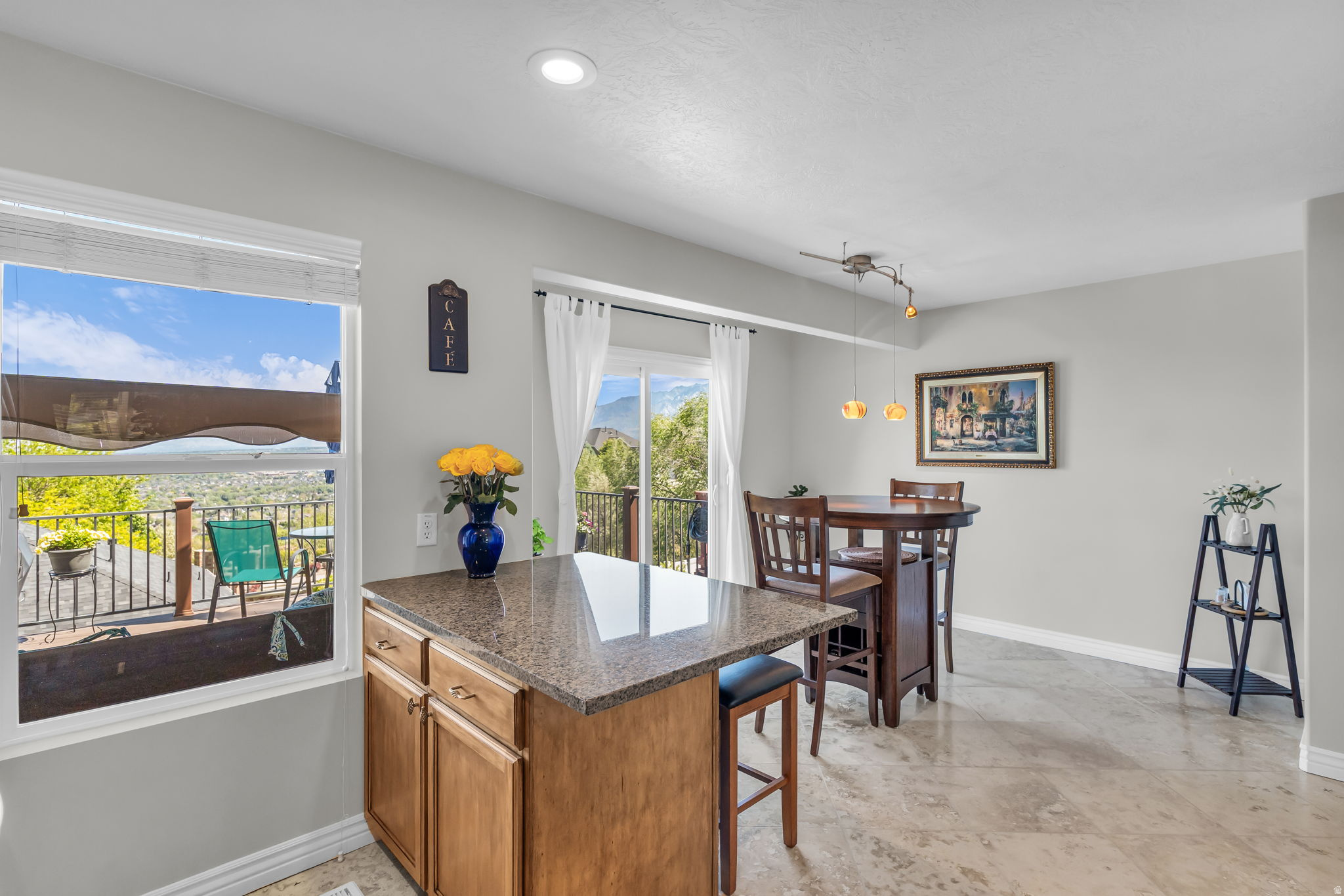 CASTLEHILL TOWNHOMES PH 2 - Residential