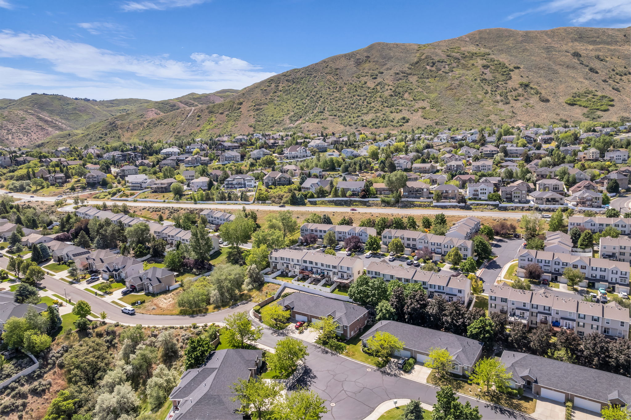 CASTLEHILL TOWNHOMES PH 2 - Residential