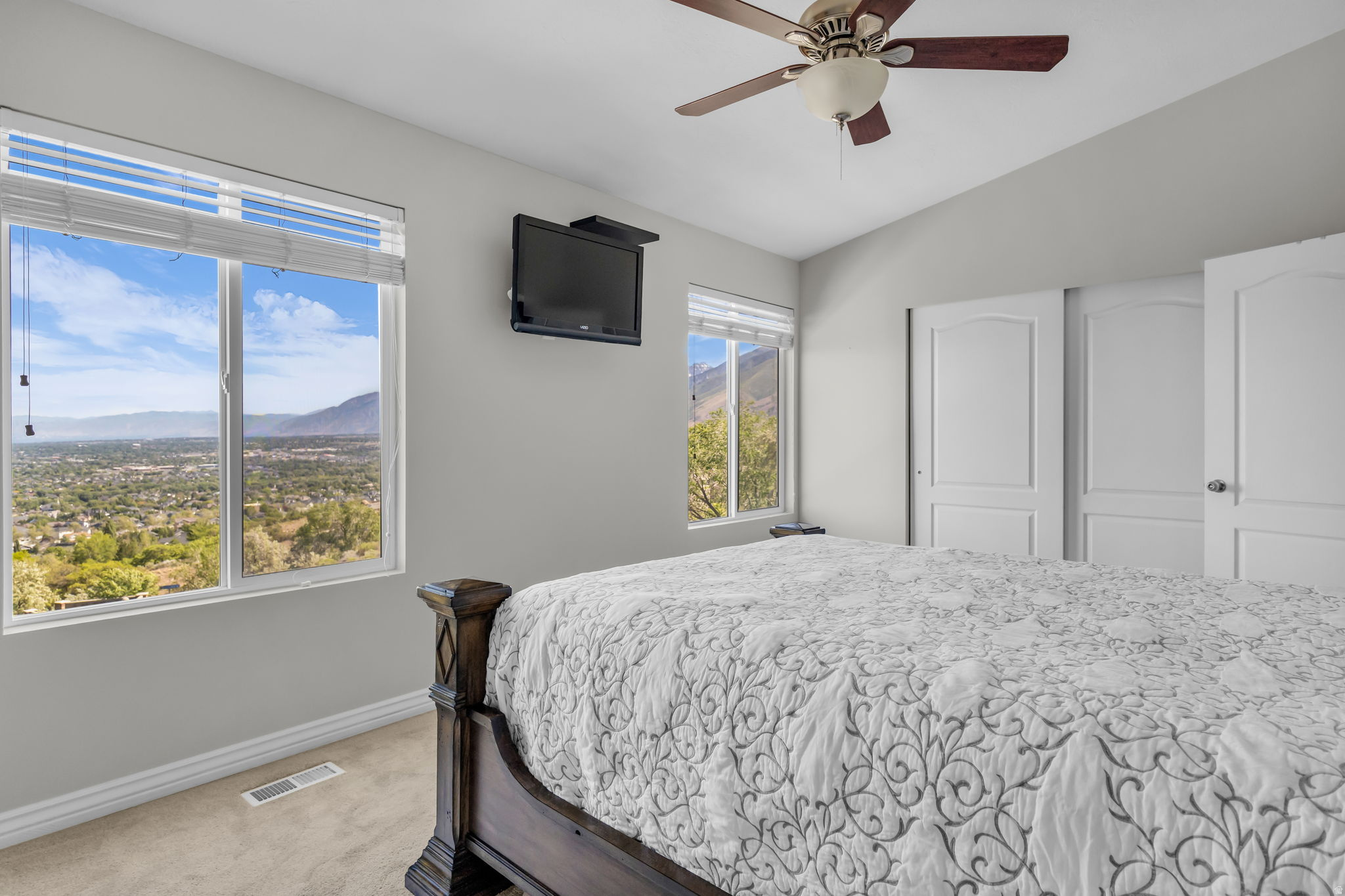 CASTLEHILL TOWNHOMES PH 2 - Residential