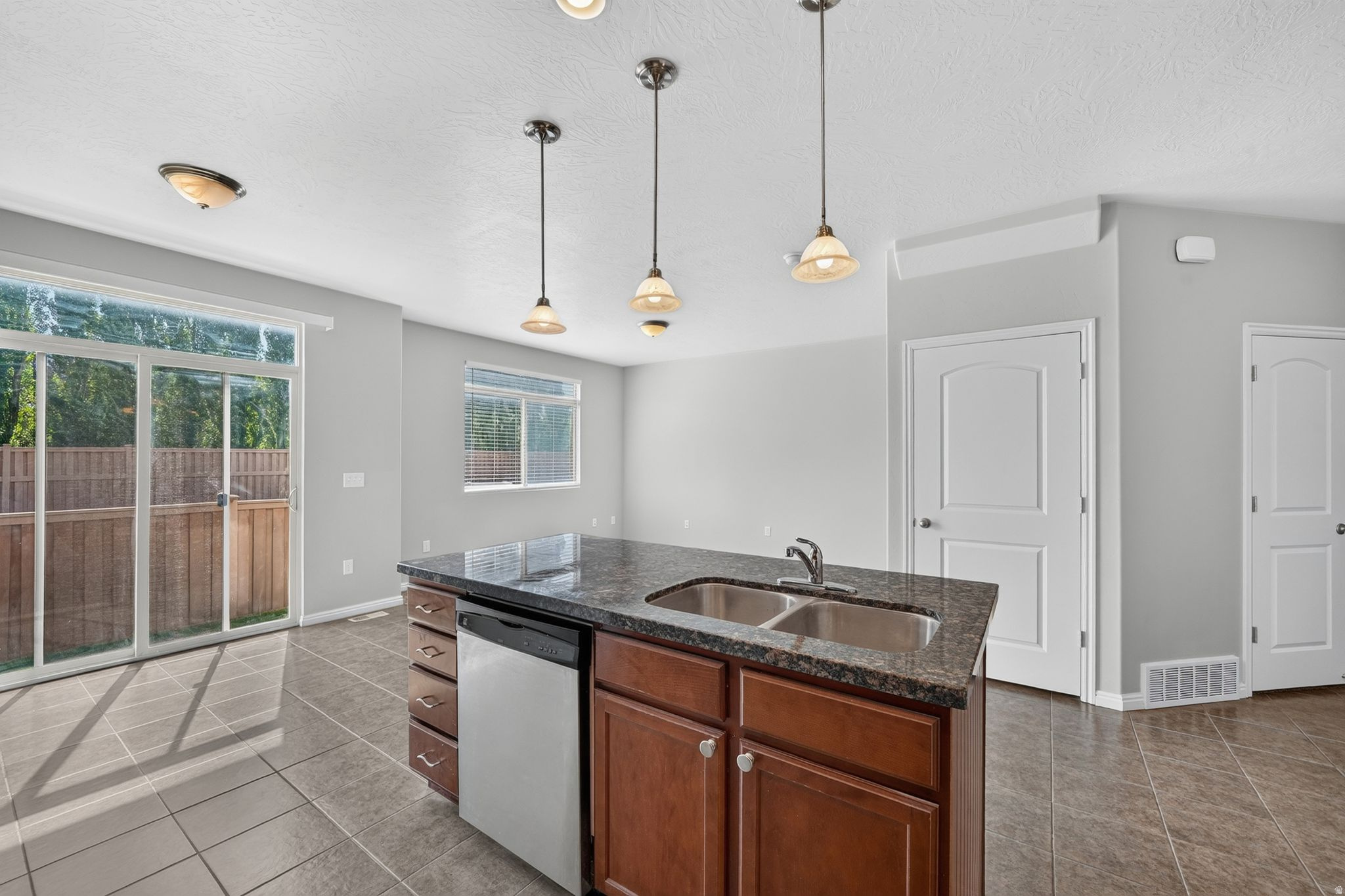 AUBURN FIELDS TOWNHOMES 2ND AMD - Residential