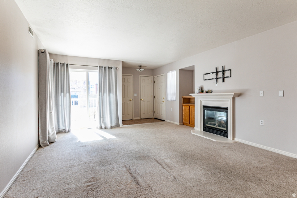 MEADOWS CONDO - Residential