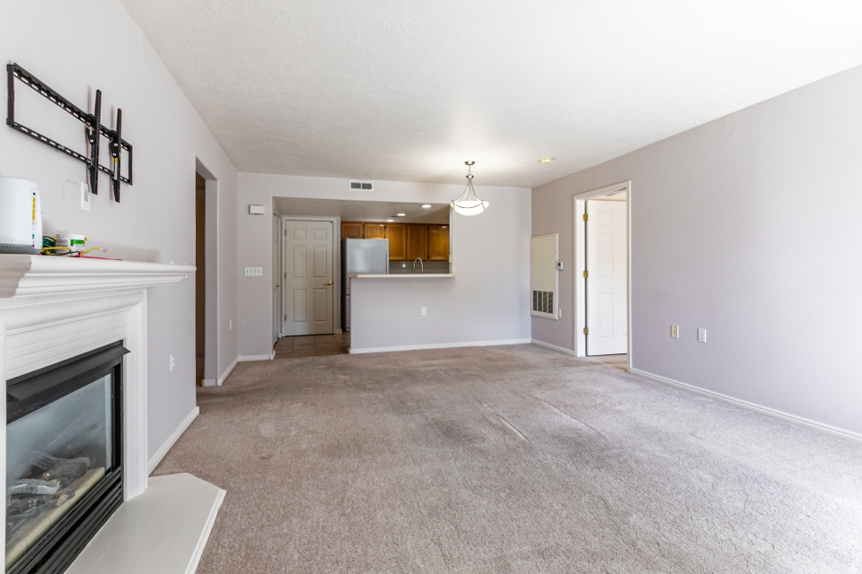 MEADOWS CONDO - Residential
