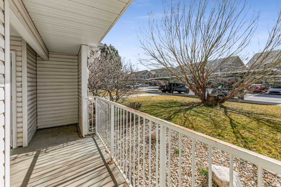 MEADOWS CONDO - Residential