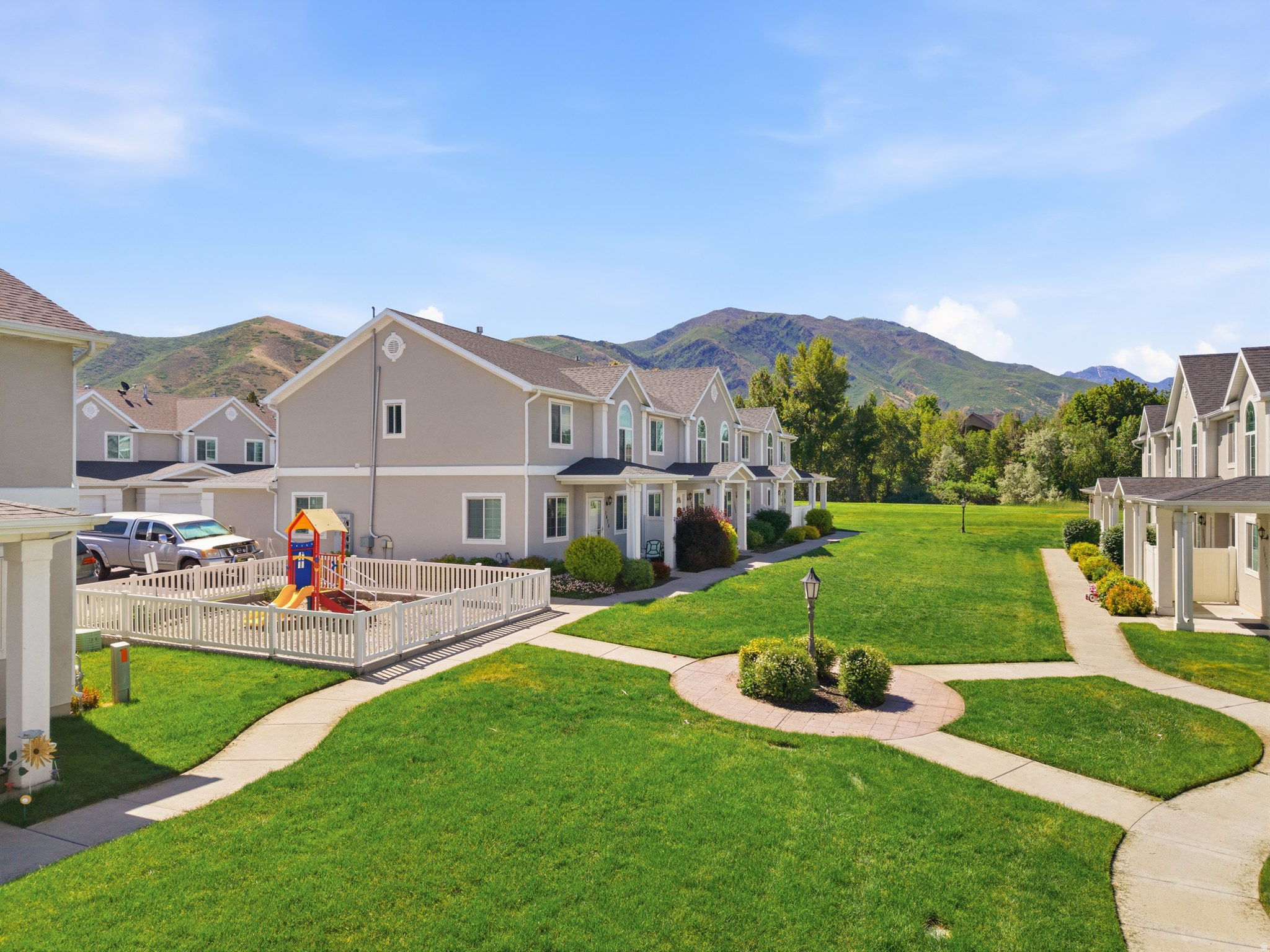 BROOKSIDE - Residential